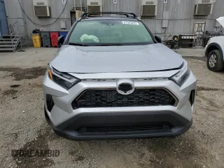 2024 Toyota RAV4 XSE with VIN JTMEB3FV2RD208004, listed as a Copart auction lot 61501635 with 8,392 mi miles and Salvage title. Bid and sale history available at DreamBid. Image 5.