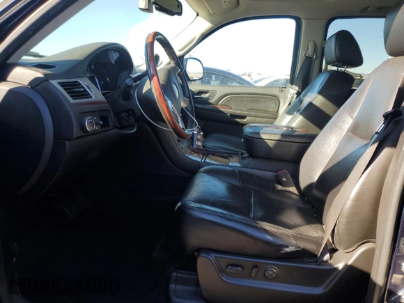 2008 Cadillac Escalade EXT z VIN 3GYFK62818G109076, wystawiony jako Copart lot #87772315 z przebiegiem 117 870 mil mil oraz Czysty tytuł • Clean title. Historia ofert i sprzedaży dostępna na DreamBid. Obrazek 7.