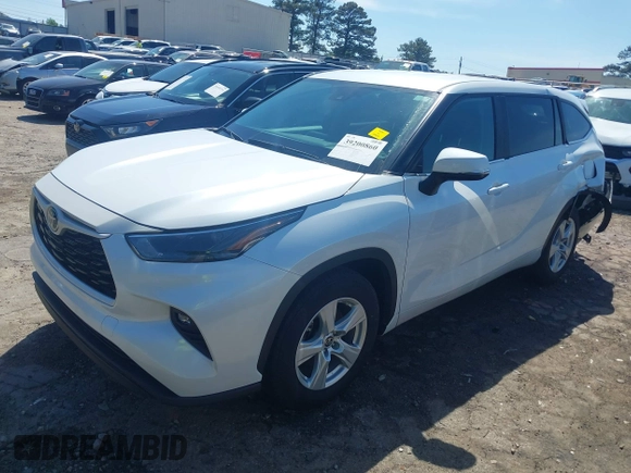 2023 Toyota Highlander L z VIN 5TDKDRAH2PS030453, wystawiony jako IAAI lot #39200860 z przebiegiem 44 691 mil mil oraz . Historia ofert i sprzedaży dostępna na DreamBid. Obrazek 19.