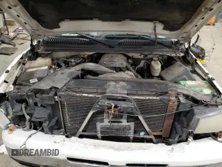 2006 Chevrolet Silverado 1500HD LT2 z VIN 1GCGK13U26F197577, wystawiony jako Copart lot #41624015 z przebiegiem Nie podano mil oraz Nie do naprawy • Non repairable. Historia ofert i sprzedaży dostępna na DreamBid. Obrazek 11.