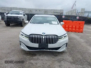 2020 BMW 7 Series 740i z VIN WBA7T2C07LCE11573, wystawiony jako IAAI lot #42474689 z przebiegiem 63 015 mil mil oraz . Historia ofert i sprzedaży dostępna na DreamBid. Obrazek 6.