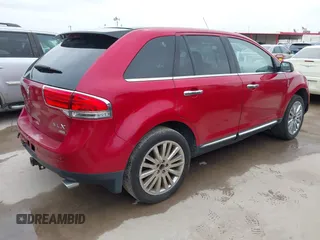 2011 Lincoln MKX z VIN 2LMDJ8JK8BBJ20739, wystawiony jako IAAI lot #41956364 z przebiegiem 125 474 mil mil oraz . Historia ofert i sprzedaży dostępna na DreamBid. Obrazek 4.