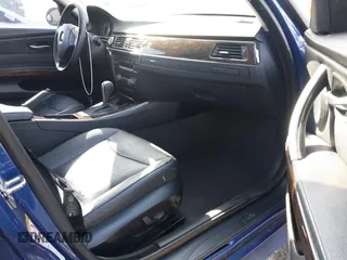 2007 BMW 3 Series 328i with VIN WBAVS13507FX15605, listed as a IAAI auction lot 42083722 with 177,850 mi miles. Bid and sale history available at carsss.com. Image 5.