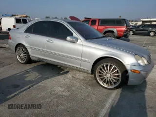 2004 Mercedes-Benz C 320 with VIN WDBRF64J84F450198, listed as a Copart auction lot 83259704 with 104,005 mi miles and Clean Title. Bid and sale history available at DreamBid. Image 4.