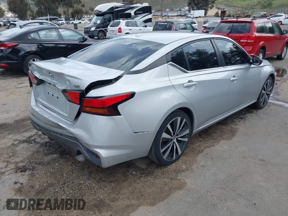 2020 Nissan Altima SR with VIN 1N4BL4CV6LN310472, listed as a IAAI auction lot 41919890 with 122,705 mi miles and . Bid and sale history available at carsss.com. Image 4.