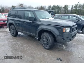 2024 Toyota Land Cruiser z VIN JTEABFAJ6RK007928, wystawiony jako IAAI lot #41575919 z przebiegiem 9282 mil mil oraz . Historia ofert i sprzedaży dostępna na DreamBid. Obrazek 1.