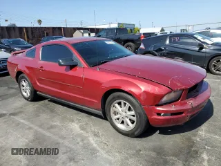 2007 Ford Mustang Deluxe z VIN 1ZVFT80N275333743, wystawiony jako Copart lot #59817145 z przebiegiem 207 762 mil mil oraz Szkoda całkowita • Salvage title. Historia ofert i sprzedaży dostępna na DreamBid. Obrazek 4.