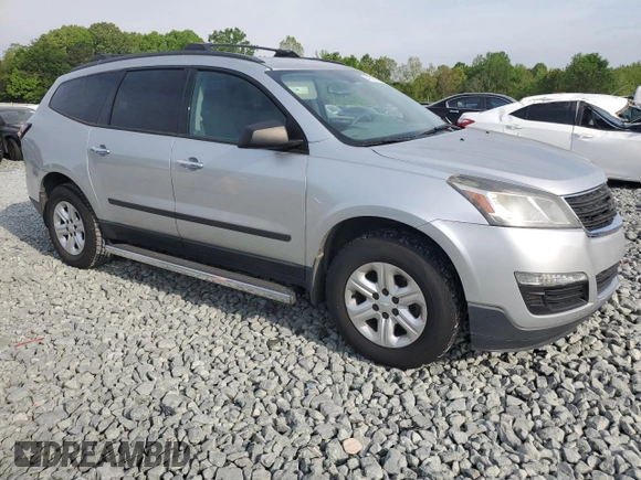 2015 Chevrolet Traverse LS z VIN 1GNKRFKDXFJ156753, wystawiony jako Copart lot #54516265 z przebiegiem 151 487 mil mil oraz Szkoda całkowita • Salvage title. Historia ofert i sprzedaży dostępna na DreamBid. Obrazek 4.