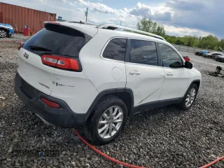 2015 Jeep Cherokee Limited with VIN 1C4PJMDS4FW650504, listed as a Copart auction lot 52957585 with 204,123 mi miles and Salvage Title. Bid and sale history available at carsss.com. Image 3.