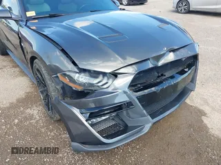 2018 Ford Mustang EcoBoost Premium z VIN 1FATP8UHXJ5115514, wystawiony jako IAAI lot #42438516 z przebiegiem 96 304 mil mil oraz . Historia ofert i sprzedaży dostępna na DreamBid. Obrazek 6.