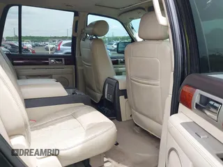 2003 Lincoln Navigator Luxury z VIN 5LMFU28R13LJ43211, wystawiony jako IAAI lot #42331844 z przebiegiem 166 139 mil mil oraz . Historia ofert i sprzedaży dostępna na DreamBid. Obrazek 8.