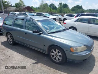 2005 Volvo V70 with VIN YV1SW592452478971, listed as a IAAI auction lot 42740018 with 192,061 mi miles and . Bid and sale history available at DreamBid. Image 1.