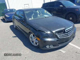 2010 Mercedes-Benz E-Class E 550 Luxury with VIN WDDHF9AB0AA136555, listed as a IAAI auction lot 42069576 with 129,775 mi miles. Bid and sale history available at carsss.com. Image 1.