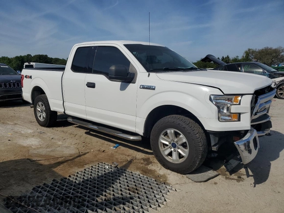 2017 Ford F-150 XL with VIN 1FTFX1EF4HFB49299, listed as a Copart auction lot 53187065 with 1,001,148 mi miles and Salvage Title. Bid and sale history available at carsss.com. Image 4.