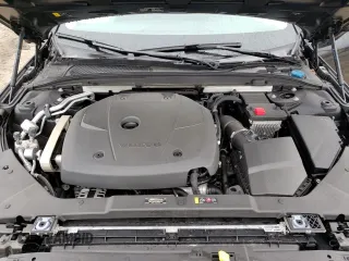 2020 Volvo V60 z VIN YV4102WK9L1044437, wystawiony jako Copart lot #47720533 z przebiegiem 18 092 mil mil oraz . Historia ofert i sprzedaży dostępna na DreamBid. Obrazek 11.