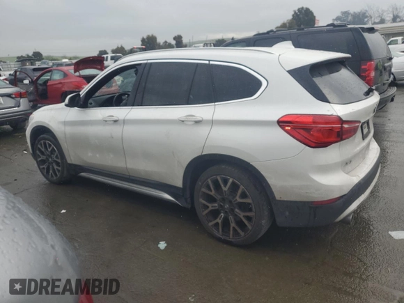 2022 BMW X1 xDrive28i z VIN WBXJG9C02N5V14574, wystawiony jako Copart lot #43834285 z przebiegiem 63 266 mil mil oraz Szkoda całkowita • Salvage title. Historia ofert i sprzedaży dostępna na DreamBid. Obrazek 2.