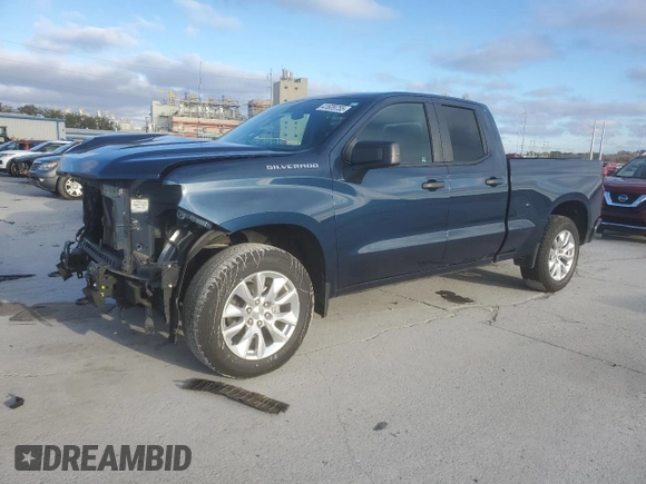 2020 Chevrolet Silverado 1500 Custom with VIN 1GCRWBEHXLZ141173, listed as a Copart auction lot 41639755 with 68,666 mi miles and Salvage Title. Bid and sale history available at carsss.com. Image 1.