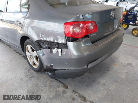 2007 Volkswagen Jetta 2.5 with VIN 3VWPF71K47M071552, listed as a IAAI auction lot 42536782 with 215,782 mi miles and . Bid and sale history available at DreamBid. Image 6.