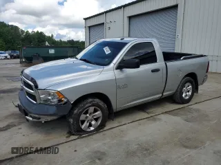 2015 Ram 1500 Tradesman z VIN 3C6JR6AG6FG574512, wystawiony jako Copart lot #56474465 z przebiegiem 163 971 mil mil oraz Szkoda całkowita • Salvage title. Historia ofert i sprzedaży dostępna na DreamBid. Obrazek 1.