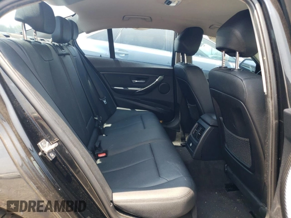 2013 BMW 3 Series 328i xDrive z VIN WBA3B5C52DF596028, wystawiony jako Copart lot #60001015 z przebiegiem 145 393 mil mil oraz Czysty tytuł • Clean title. Historia ofert i sprzedaży dostępna na DreamBid. Obrazek 10.
