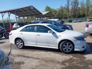 2008 Toyota Camry LE z VIN 4T1BE46K48U775136, wystawiony jako IAAI lot #41990667 z przebiegiem 214 129 mil mil oraz . Historia ofert i sprzedaży dostępna na DreamBid. Obrazek 14.