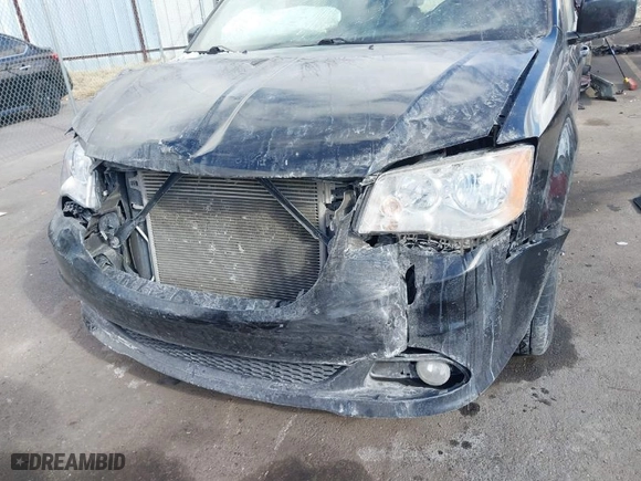 2019 Dodge Grand Caravan SXT with VIN 2C4RDGCG1KR591056, listed as a IAAI auction lot 41562752 with 62,104 mi miles. Bid and sale history available at carsss.com. Image 6.