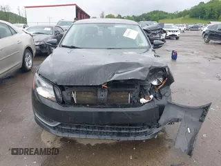 2012 Volkswagen Passat SE z VIN 1VWBP7A30CC101769, wystawiony jako IAAI lot #42281010 z przebiegiem 161 003 mil mil oraz . Historia ofert i sprzedaży dostępna na DreamBid. Obrazek 6.