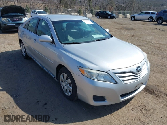 2011 Toyota Camry LE with VIN 4T4BF3EK6BR187499, listed as a IAAI auction lot 41800072 with 186,062 mi miles. Bid and sale history available at carsss.com. Image 1.