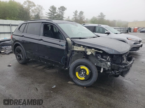 2024 Volkswagen Tiguan SE R-Line Black z VIN 3VV8B7AX3RM178840, wystawiony jako Copart lot #55619025 z przebiegiem 5 674 mil mil oraz Szkoda całkowita • Salvage title. Historia ofert i sprzedaży dostępna na DreamBid. Obrazek 4.