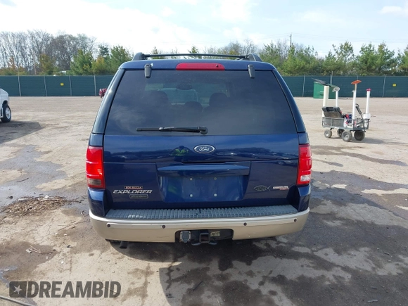 2005 Ford Explorer Eddie Bauer z VIN 1FMZU74K65UA57931, wystawiony jako IAAI lot #42131823 z przebiegiem Nie podano mil oraz . Historia ofert i sprzedaży dostępna na DreamBid. Obrazek 16.