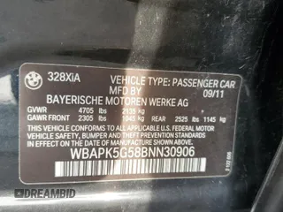 2011 BMW 3 Series 328i xDrive z VIN WBAPK5G58BNN30906, wystawiony jako Copart lot #54120725 z przebiegiem 146 978 mil mil oraz Szkoda całkowita • Salvage title. Historia ofert i sprzedaży dostępna na DreamBid. Obrazek 12.