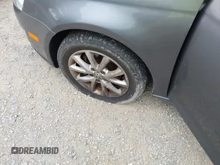 2010 Volkswagen Jetta SE с VIN 3VWRZ7AJ3AM158356, выставлен на аукционе IAAI как лот 42222303 с пробегом 223 436 миль миль и . История ставок и продаж доступна на DreamBid. Изображение 12.