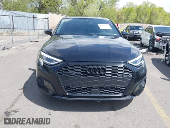 2022 Audi A3 Premium Plus z VIN WAUHUDGY7NA035370, wystawiony jako IAAI lot #42057595 z przebiegiem 47 227 mil mil oraz . Historia ofert i sprzedaży dostępna na DreamBid. Obrazek 13.