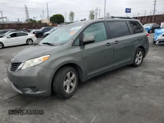 2011 Toyota Sienna LE AAS с VIN 5TDKK3DC3BS095999, выставлен на аукционе Copart как лот 50595765 с пробегом 162 537 миль миль и Списание • Salvage title. История ставок и продаж доступна на DreamBid. Изображение 1.