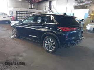 2019 Infiniti QX50 Essential z VIN 3PCAJ5M3XKF128219, wystawiony jako IAAI lot #41624990 z przebiegiem 84 442 mil mil oraz . Historia ofert i sprzedaży dostępna na DreamBid. Obrazek 3.