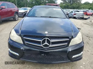 2015 Mercedes-Benz C 250 z VIN WDDGJ4HB2FG410619, wystawiony jako Copart lot #63898435 z przebiegiem 157 785 mil mil oraz Czysty tytuł • Clean title. Historia ofert i sprzedaży dostępna na DreamBid. Obrazek 5.