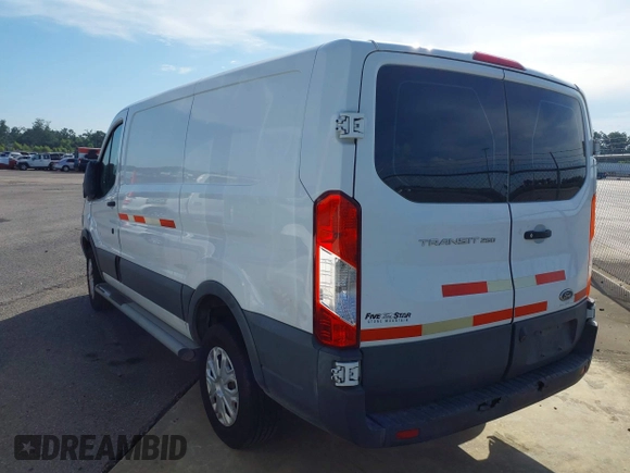 2018 Ford Transit с VIN 1FTYR1YM0JKA92299, выставлен на аукционе IAAI как лот 42585313 с пробегом 156 791 миль миль и . История ставок и продаж доступна на DreamBid. Изображение 3.