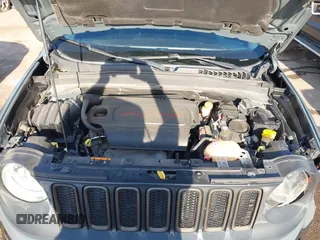 2016 Jeep Renegade Latitude with VIN ZACCJBBT6GPD66773, listed as a IAAI auction lot 41946572 with 156,505 mi miles. Bid and sale history available at carsss.com. Image 10.