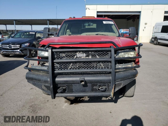 2004 Chevrolet Silverado 3500 DRW z VIN 1GCJK33194F111962, wystawiony jako Copart lot #70852714 z przebiegiem 268 558 mil mil oraz Szkody całkowita. Historia ofert i sprzedaży dostępna na DreamBid. Obrazek 5.