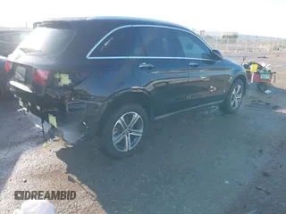 2022 Mercedes-Benz GLC 300 with VIN W1N0G8DB7NV394945, listed as a IAAI auction lot 42060999 with 17,332 mi miles and . Bid and sale history available at DreamBid. Image 4.