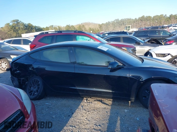 2024 Tesla Model 3 z VIN 5YJ3E1EA8RF728301, wystawiony jako IAAI lot #41865709 z przebiegiem 35 791 mil mil oraz . Historia ofert i sprzedaży dostępna na DreamBid. Obrazek 12.