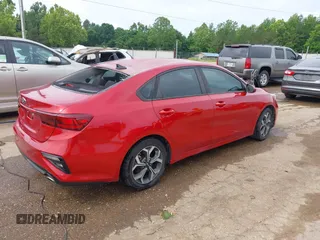 2019 Kia Forte LXS z VIN 3KPF24AD4KE063447, wystawiony jako IAAI lot #42278872 z przebiegiem 70 362 mil mil oraz . Historia ofert i sprzedaży dostępna na DreamBid. Obrazek 4.