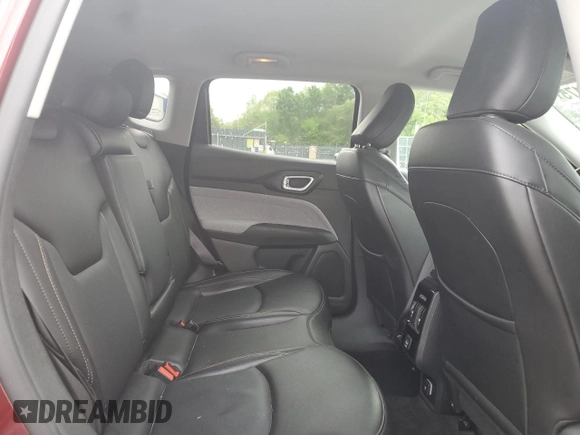 2022 Jeep Compass Latitude Lux z VIN 3C4NJDFB8NT118522, wystawiony jako Copart lot #56775175 z przebiegiem 47 220 mil mil oraz Szkoda całkowita • Salvage title. Historia ofert i sprzedaży dostępna na DreamBid. Obrazek 11.