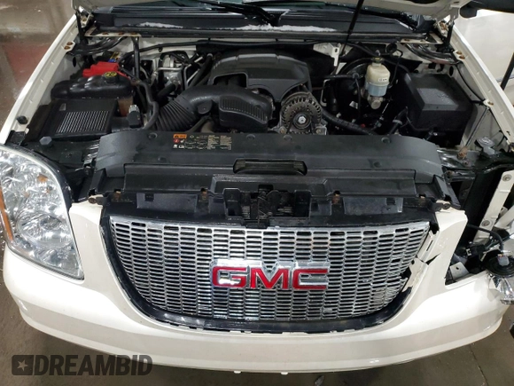 2013 GMC Yukon XL SLT with VIN 1GKS2KE70DR270162, listed as a Copart auction lot 44357555 with 141,889 mi miles and Salvage Title. Bid and sale history available at carsss.com. Image 13.