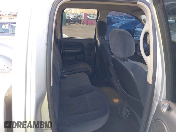 2005 Dodge 3500 SLT z VIN 3D7LS38C15G791333, wystawiony jako IAAI lot #40892553 z przebiegiem 188 933 mil mil oraz . Historia ofert i sprzedaży dostępna na DreamBid. Obrazek 8.