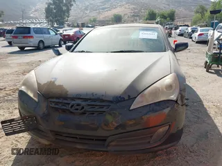 2010 Hyundai Genesis Coupe with VIN KMHHT6KD5AU041923, listed as a IAAI auction lot 42662661 with 154,270 mi miles and . Bid and sale history available at DreamBid. Image 6.