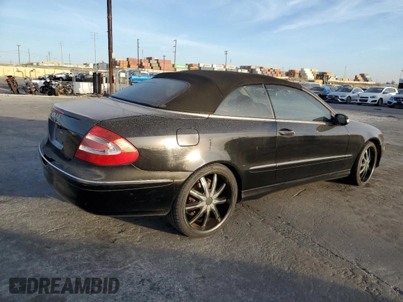 2004 Mercedes-Benz CLK 320 z VIN WDBTK65G64T017100, wystawiony jako Copart lot #78289534 z przebiegiem 152 914 mil mil oraz Szkoda całkowita • Salvage title. Historia ofert i sprzedaży dostępna na DreamBid. Obrazek 3.