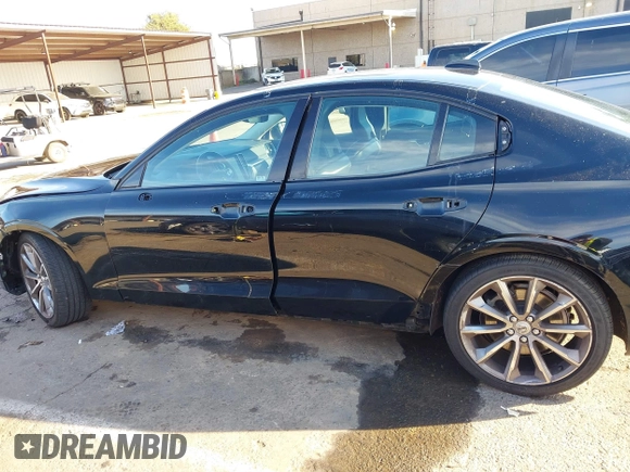 2019 Volvo S60 Momentum with VIN 7JRA22TK0KG013107, listed as a IAAI auction lot 41646660 with 29,461 mi miles. Bid and sale history available at carsss.com. Image 15.