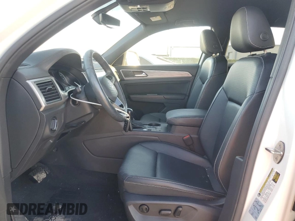 2020 Volkswagen Atlas SE with VIN 1V23C2CA7LC229913, listed as a Copart auction lot 42679504 with 62,480 mi miles and . Bid and sale history available at DreamBid. Image 7.