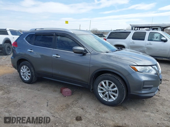 2017 Nissan Rogue SL z VIN JN8AT2MV7HW025973, wystawiony jako IAAI lot #42000657 z przebiegiem 131 762 mil mil oraz . Historia ofert i sprzedaży dostępna na DreamBid. Obrazek 1.